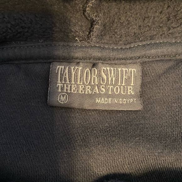 Taylor Swift The Eras Tour Black Hoodie M Venue Merch Concert Photo Portrait - Picture 2 of 6